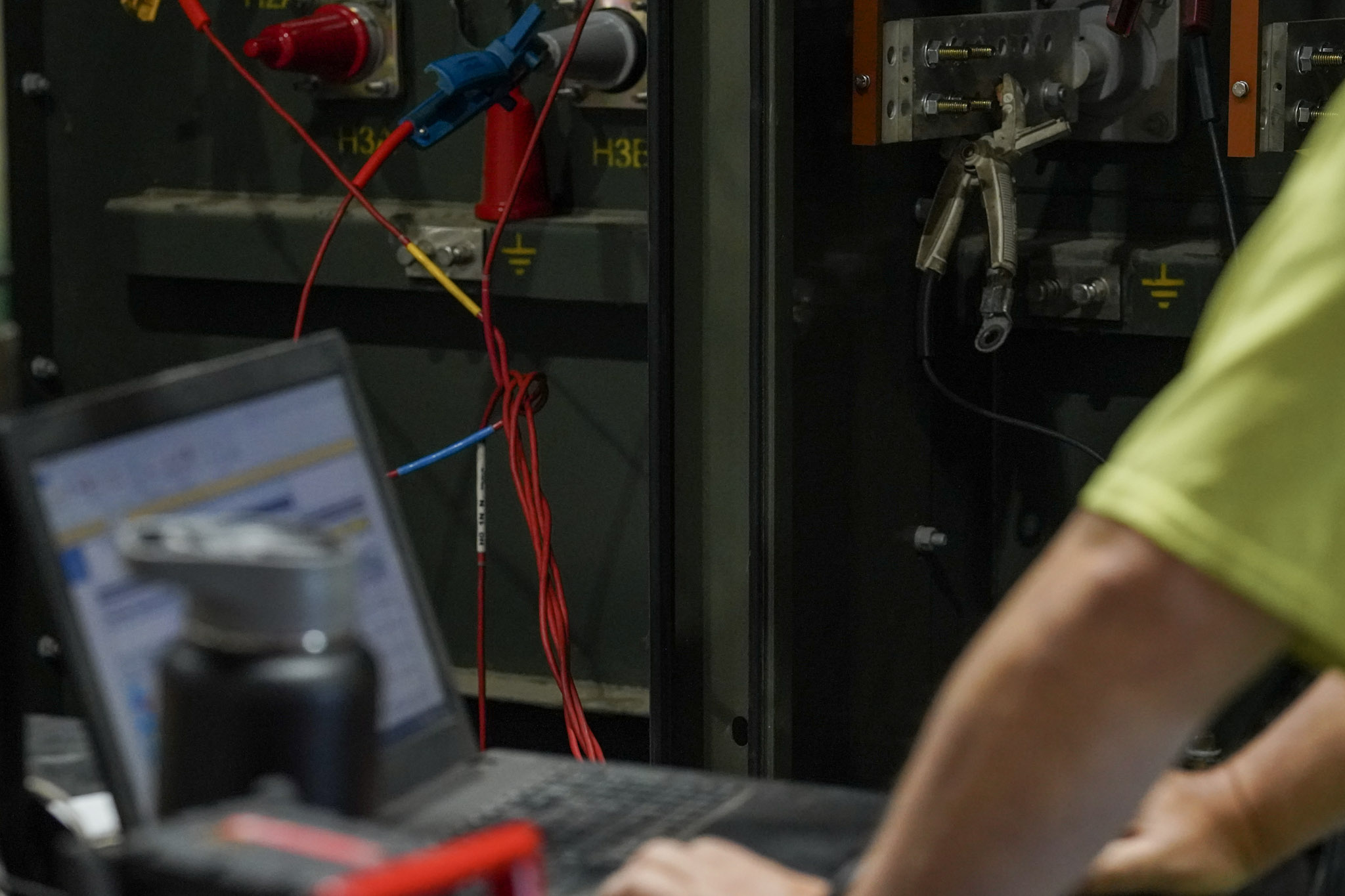 Acceptance testing with test leads and a laptop